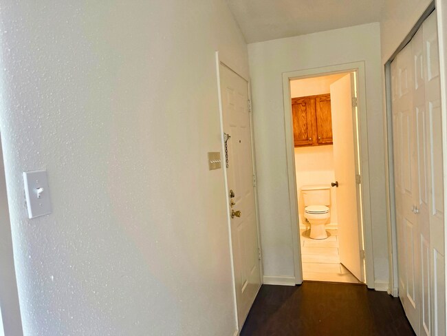 Photo - Woods Hole 14506-14508 Unidad 14506