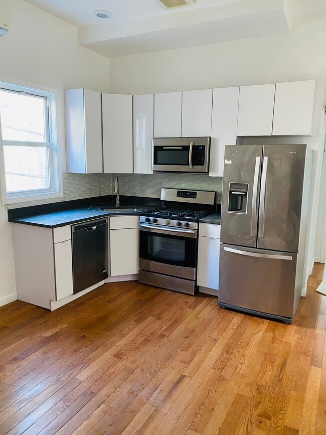 Photo - 40 Woodbine St Unit 1
