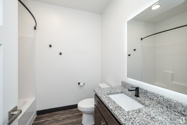 2BR, 2BA - 1,141SF - Primary Bathroom - The Pearl Apartments