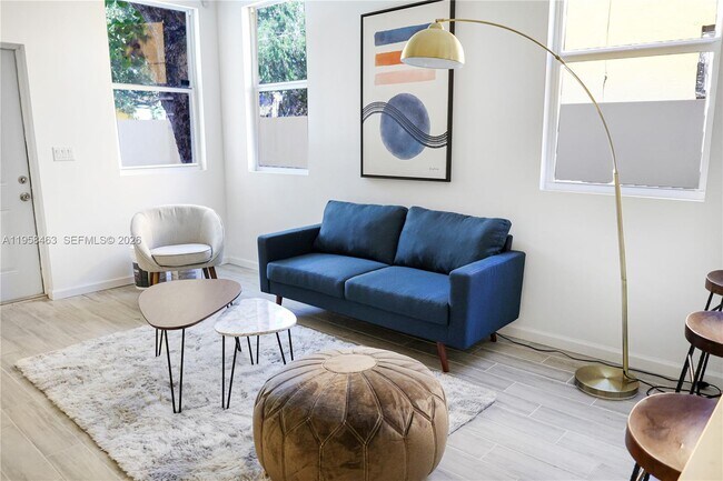 Photo - 160 NE 57th St