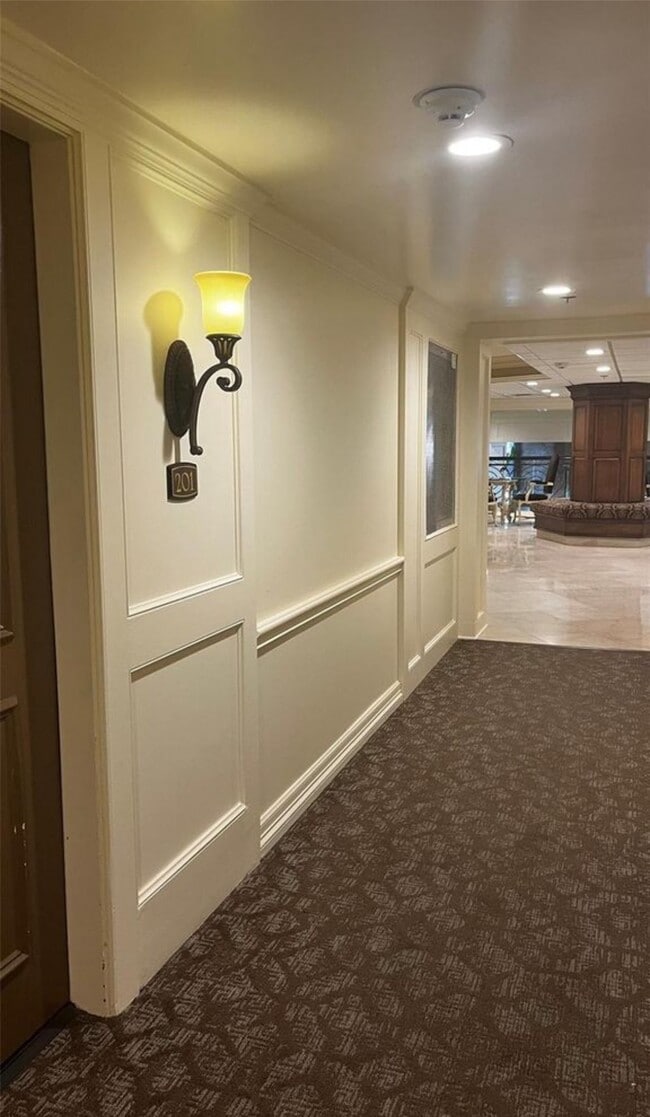 3525 Sage Rd Unit 201