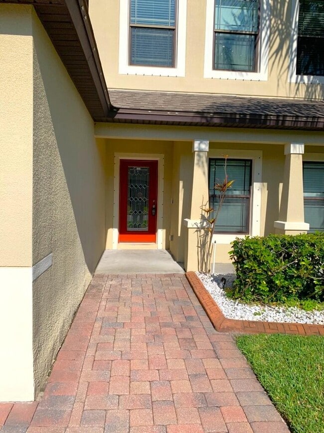 Photo - 2402 Okalani St