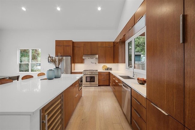 Photo - 5001 Shoal Creek Blvd