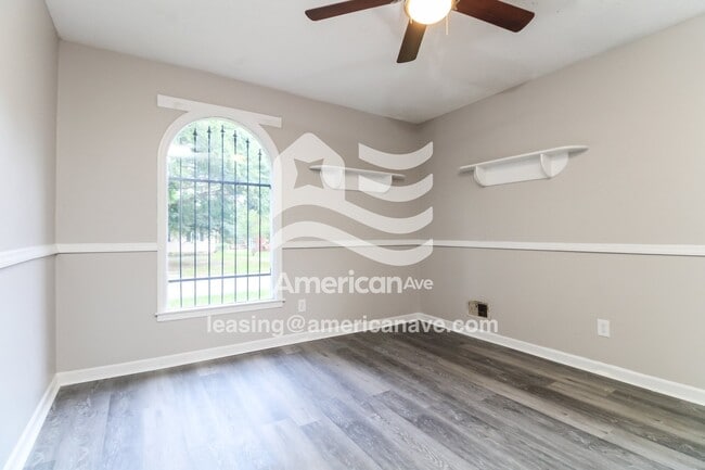 Photo - 410 Ravenscroft Rd
