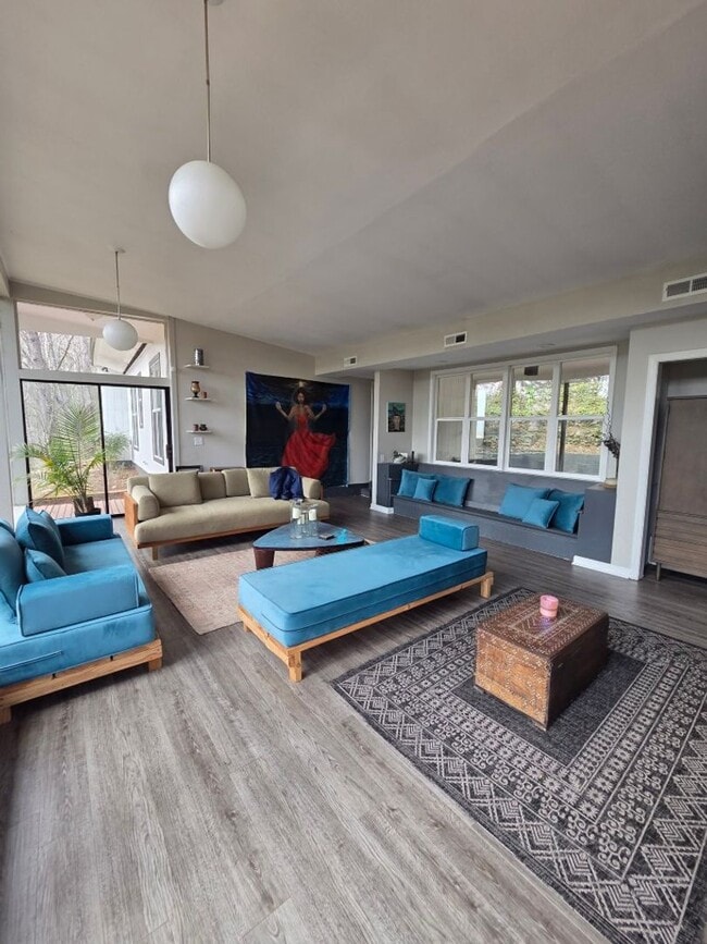 Photo - $1,800 - 3 Bedroom 2 Bathroom Gorgeous and Unique Furnished House in Webster