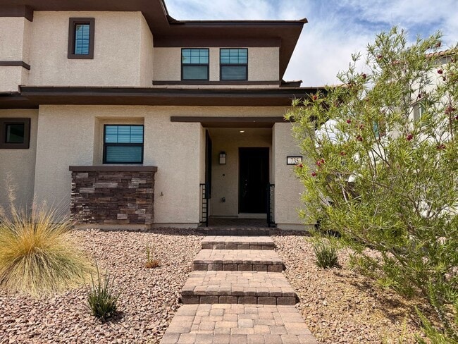 Photo - 3 BED 2.5 BATH 2 CAR GARAGE TOWNHOUSE w/ L...