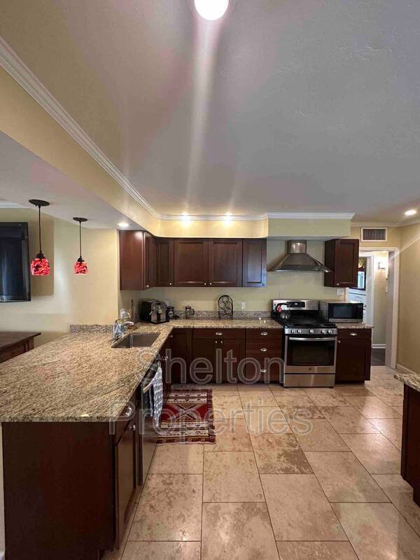 Photo - 2026 N Laurel Ave