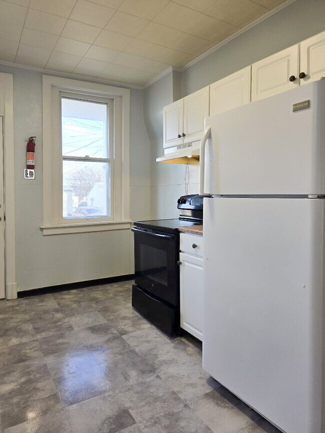 Photo - 3 Bedroom 1 Bath Entire House