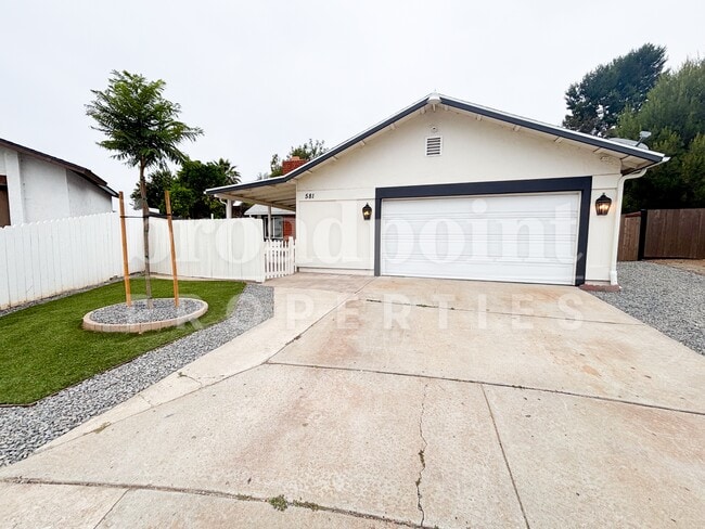 Photo - 581 Glenheather Dr House