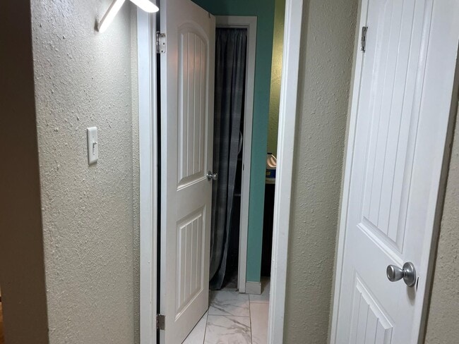 Building Photo - 7600 Emmett F Lowry Expy Unit 706