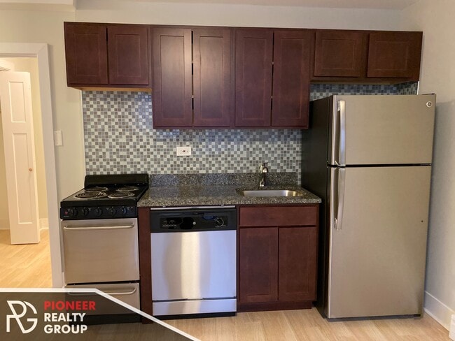 Photo - 429 W Wellington Ave