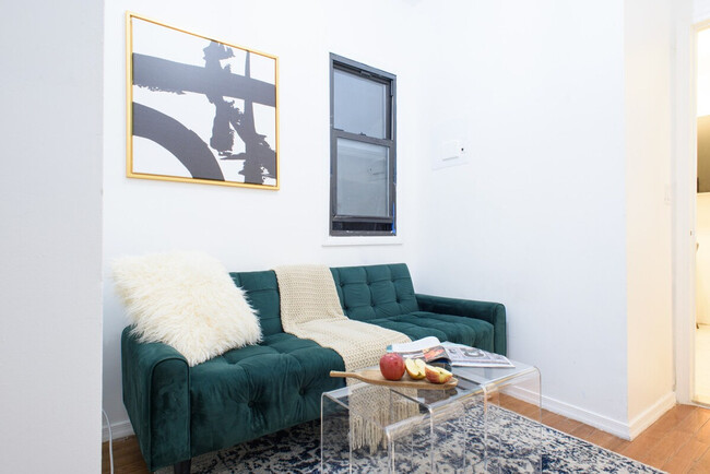 Building Photo - 454 W 47th St Rental