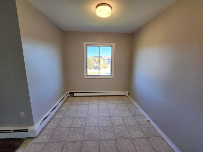 Photo - 15 Reading Crescent Unit 5