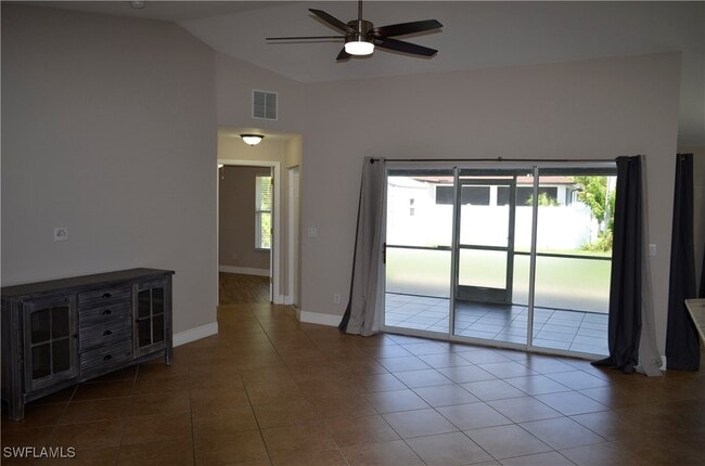 Building Photo - 417 SW 19th Ln Rental