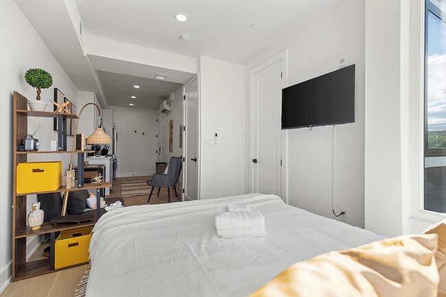 Photo - 1726 H St NE Unidad ID1037751P