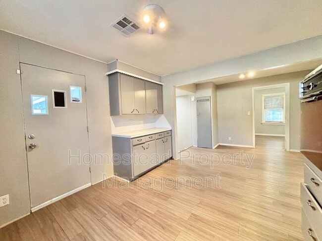 Photo - 2946 NW 15th St