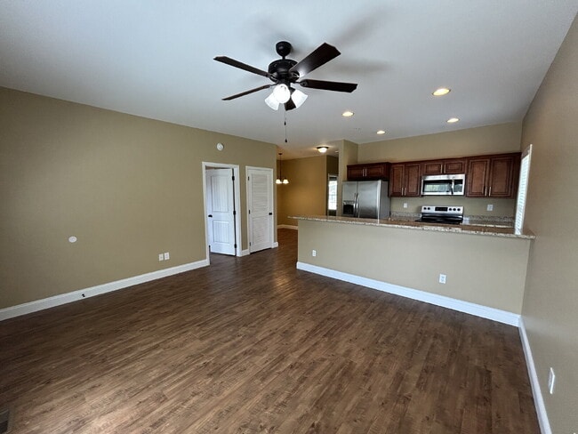 Photo - 3 BD 2 BA APT FOR RENT Unidad A