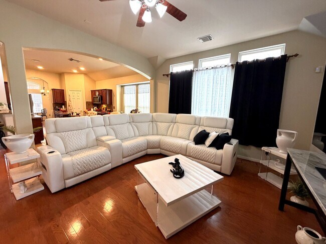 Photo - 5811 Deleon Trail Dr