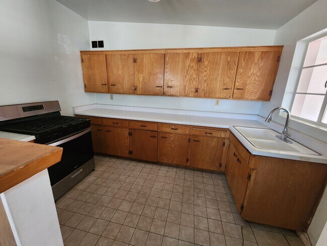 Photo - 525 S Rosemont Ave