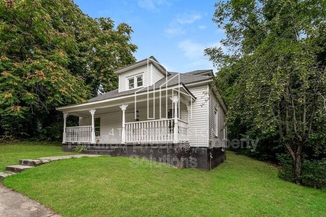 Photo - 921 23rd St NE