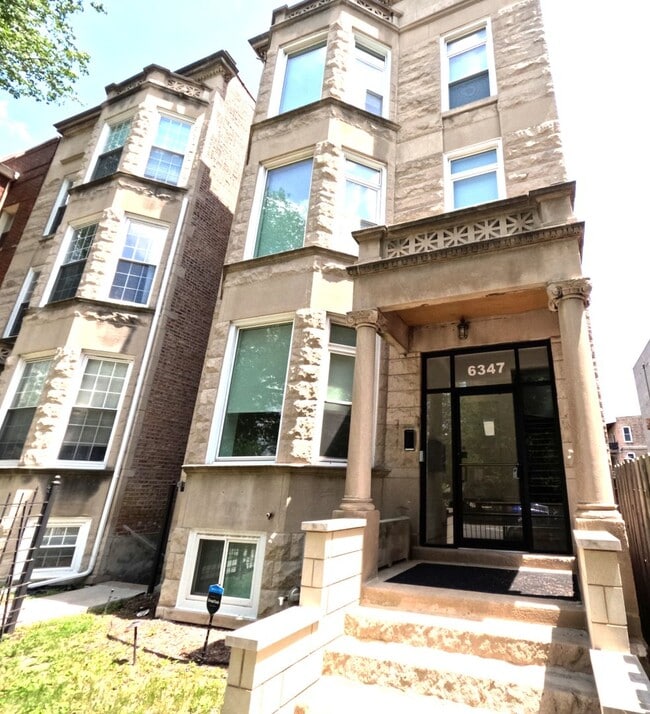 Photo - 6347 S Woodlawn Ave Apartment Unit 6347-1