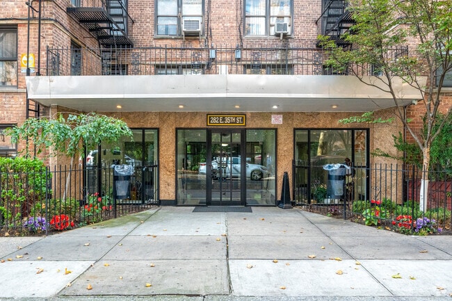 282 E 35th St - 282 E 35th St
