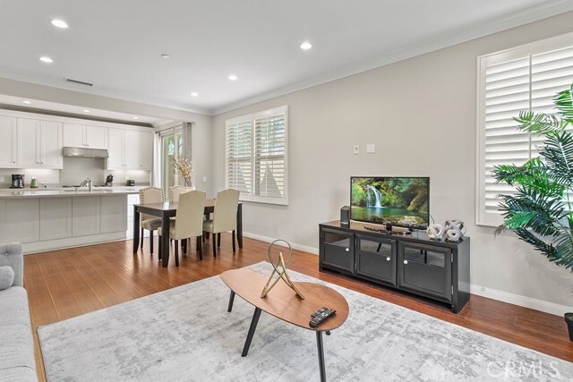 101 Thornhurst