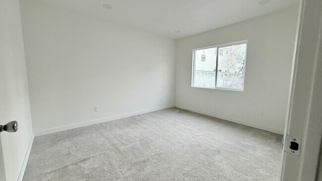 Photo - 702 Walnut St