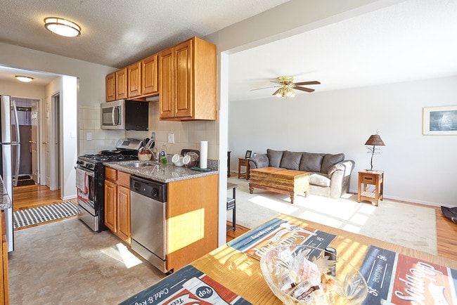 Photo - 131 Salmon Brook Dr Unit 70-131C