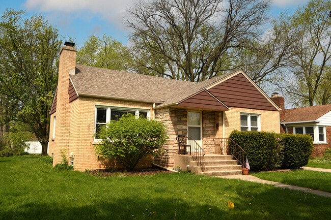 Photo - 18450 Homewood Ave