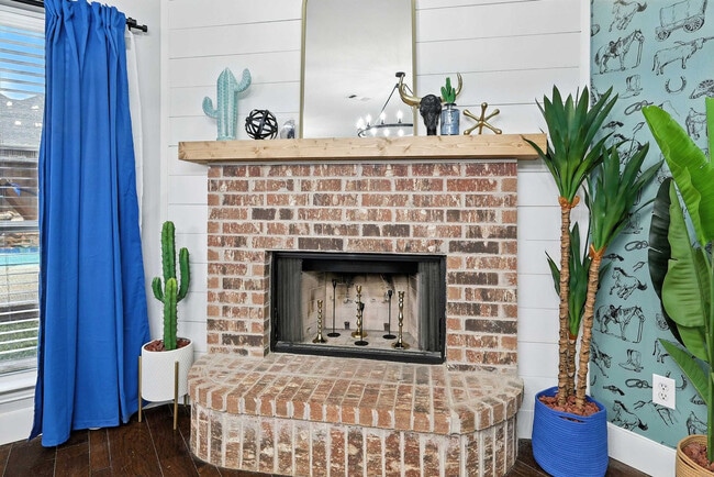 Building Photo - 2516 Castle Pines Dr Rental
