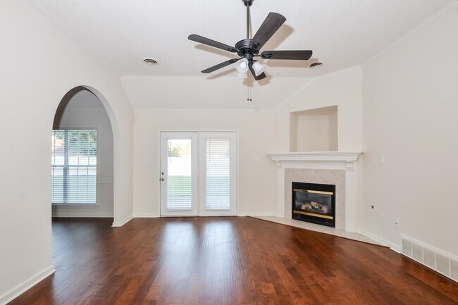 Photo - 4462 Alixs Dr