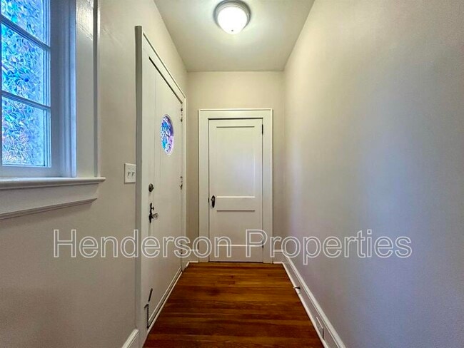 Photo - 1328 St Julien St