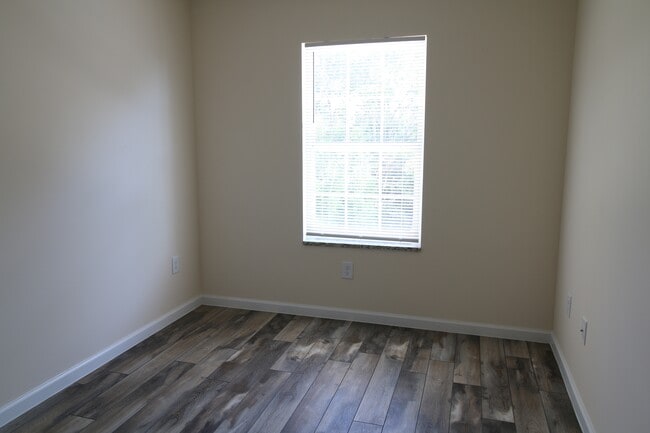 Photo - 110 Morris St