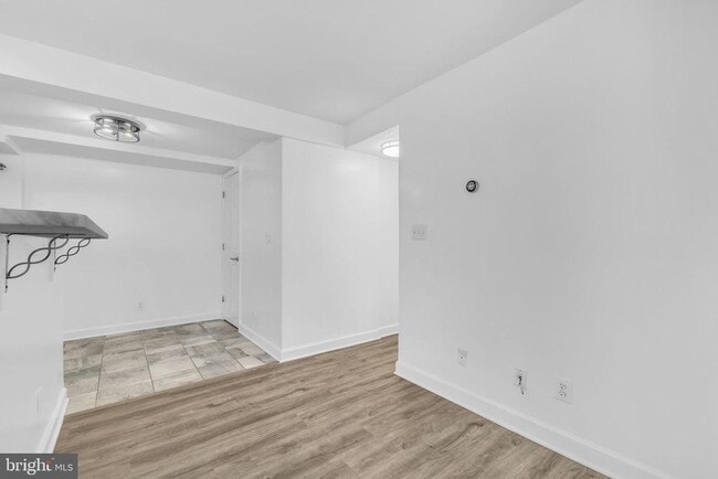 Photo - 1565A N Van Dorn St