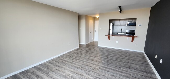 Building Photo - 2500 N Van Dorn St Unit 1619