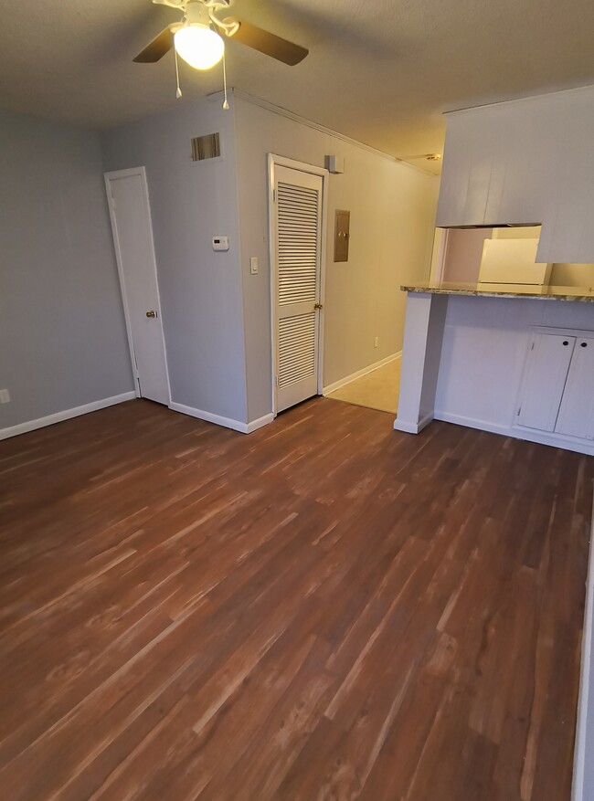 Building Photo - High St and Lelia St Unit Lelia 2 Rental