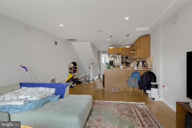 Photo - 530 E Girard Ave Unit 2
