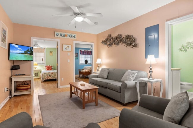 Building Photo - 24 Ashworth Ave Unit ID1333579P