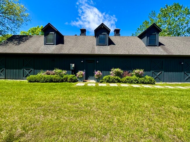 Building Photo - 55 Still Meadow Rd