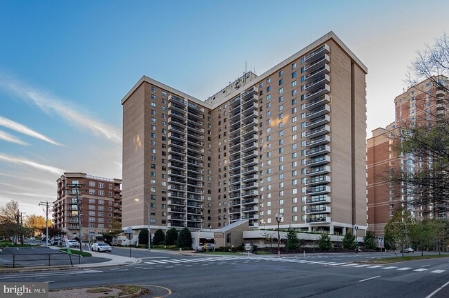 Building Photo - 3800 Fairfax Dr Unit 501 Rental