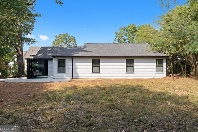 Photo - 1180 Fleming St