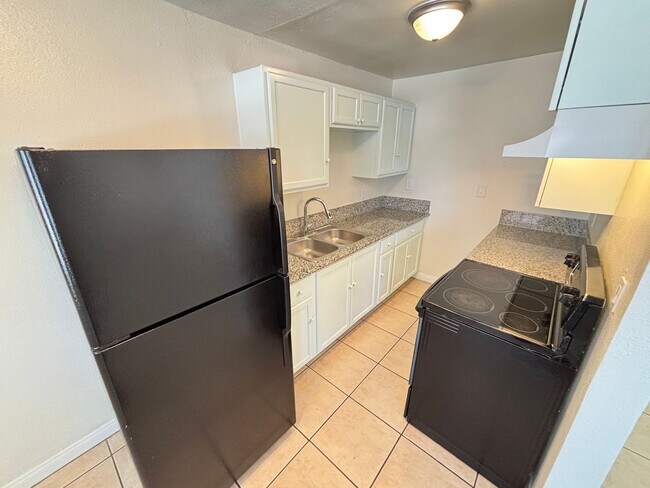 Photo - 1420 Putnam Ave