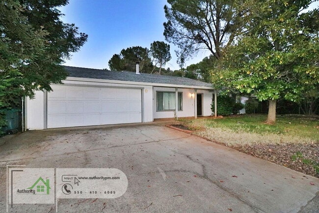 Building Photo - 2272 Wilson Ave