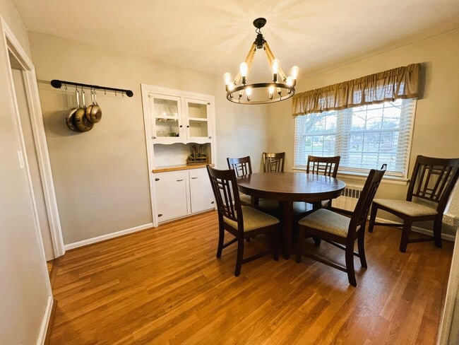 Photo - Charming Single-Family Home Great Neighborhood