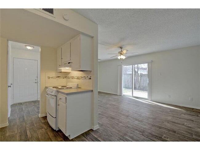 Photo - 1825 Wooten Park Dr