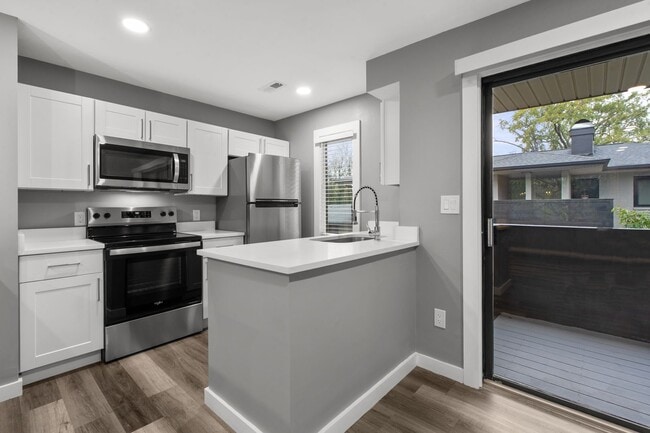 Photo - Elizabeth Green