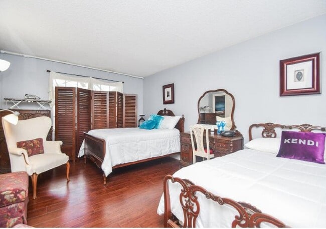 Photo - 2700 Bellefontaine Unit B9