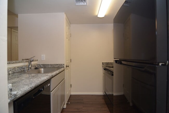 Photo - Remodeled 1 Bedroom 1 Bath Condo! Great Ce...
