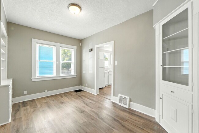 Photo - 3706 Oliver St